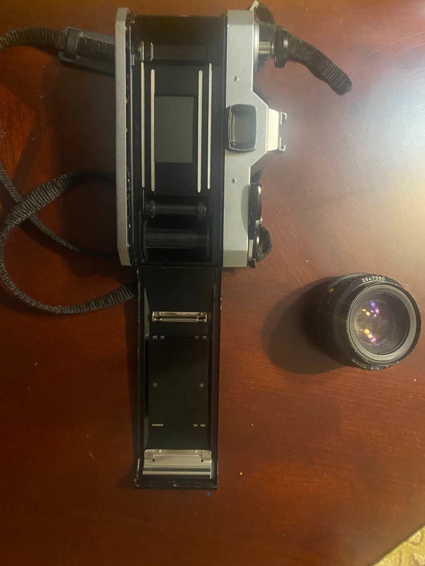 Pentax K1000 Film Camera with 50mm Lens - photo 3