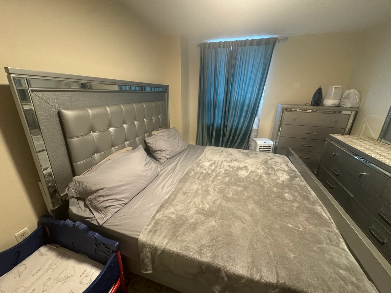 Silver Bedroom Set - photo 2