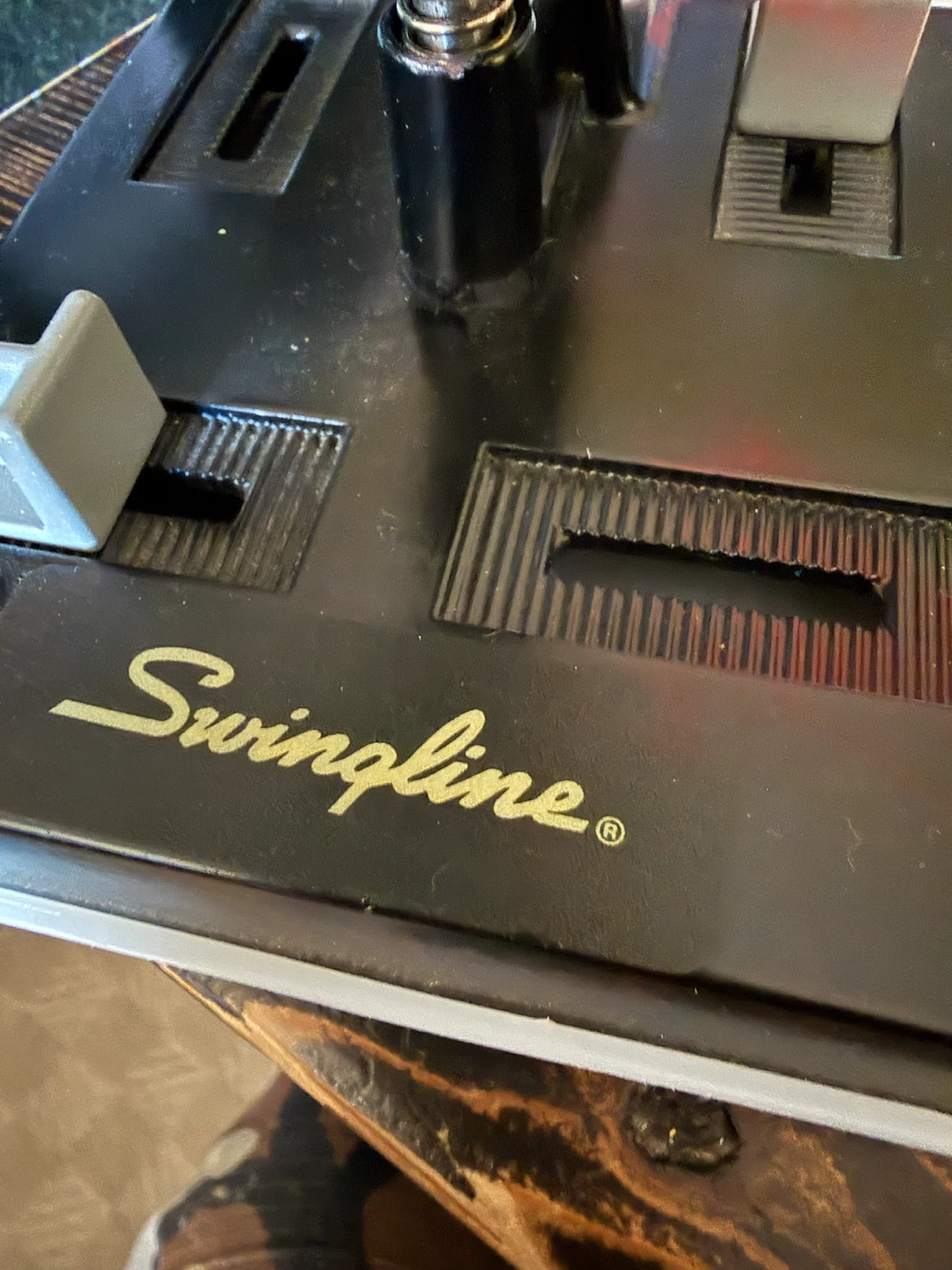 SWINGLINE SINGLE HOLE PUNCHER - photo 3
