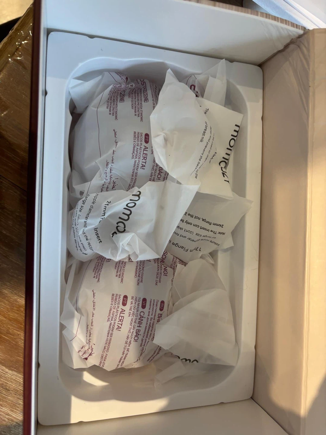 NEW! Momcozy V1 Pro Wearable Breast Pump - photo 3