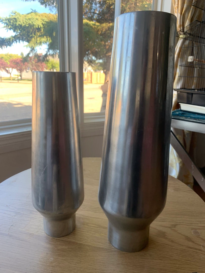 Set of 2 Metal Vases - photo 2