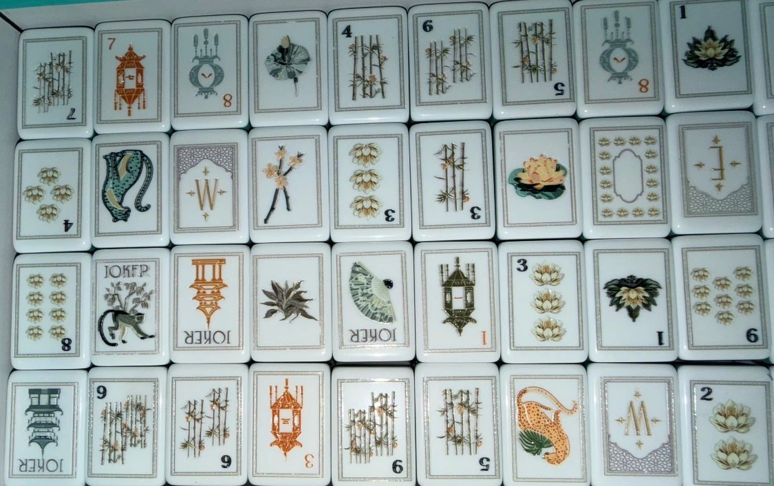 American Mahjong Set with Playing Mat
