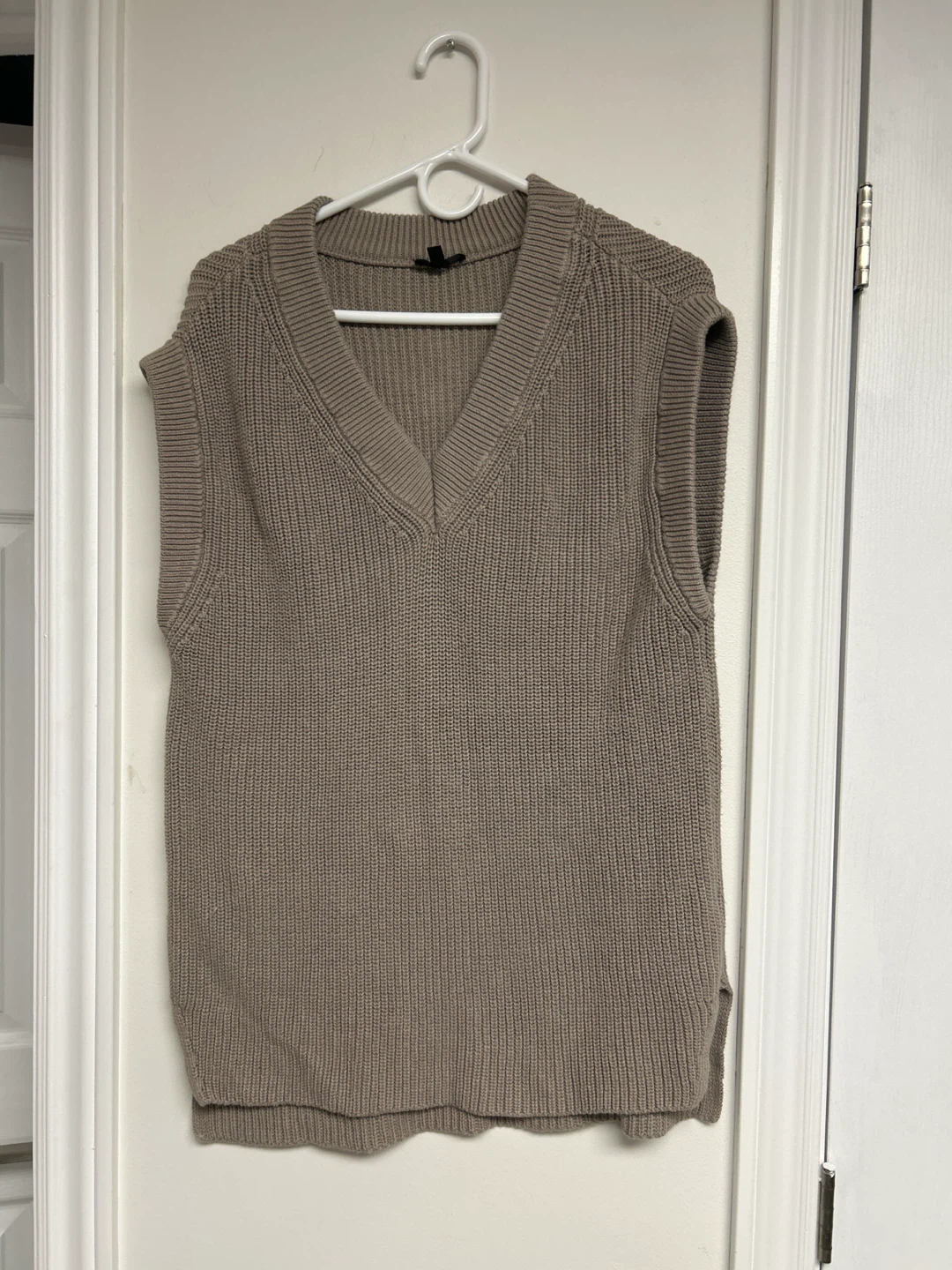 Dynamite Women's V-Neck Sweater Vest - Taupe - Size M