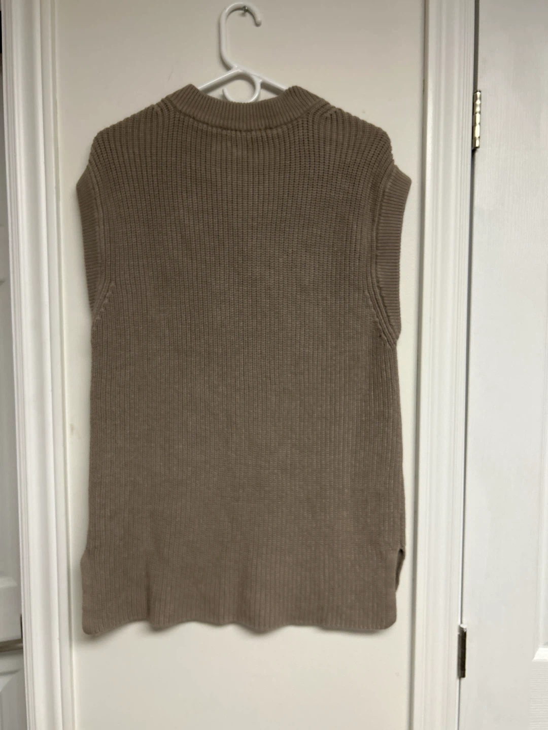 Dynamite Women's V-Neck Sweater Vest - Taupe - Size M - photo 4