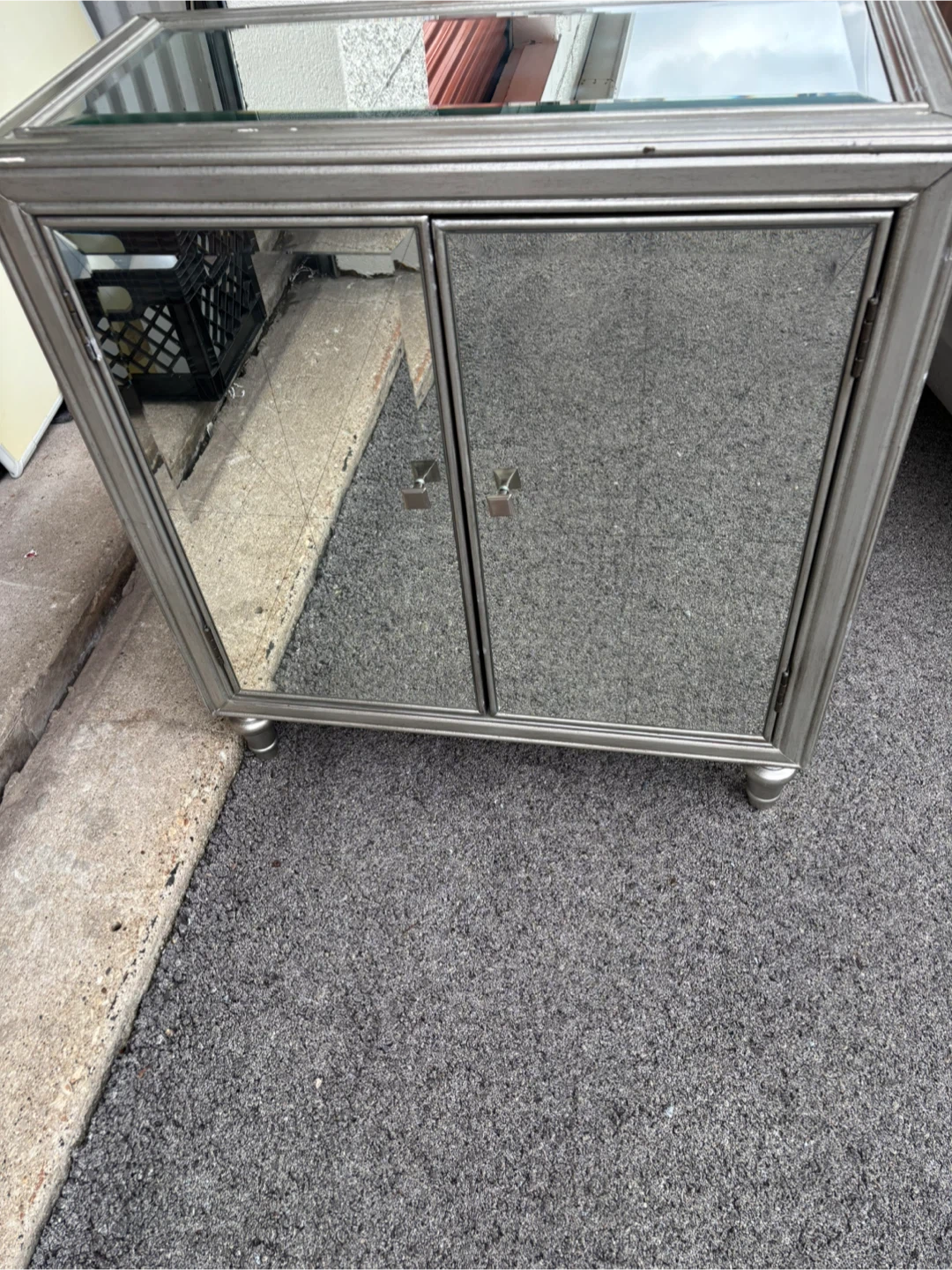 Mirrored Cabinet with Glass Top