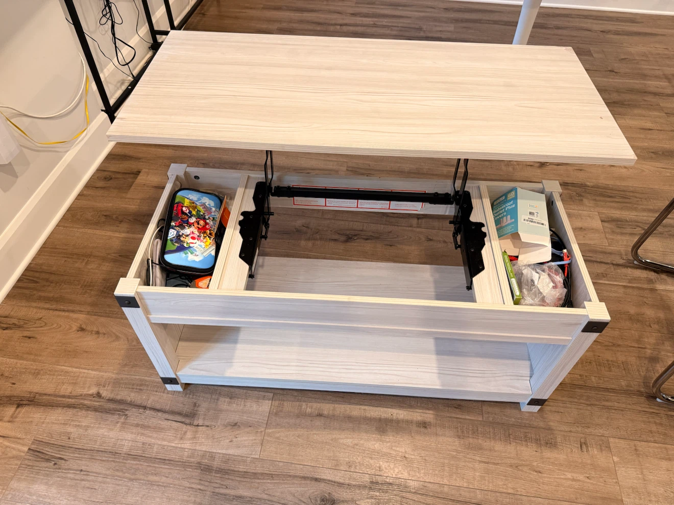 Bayflynn Rect Lift Top Coffee Table - photo 2