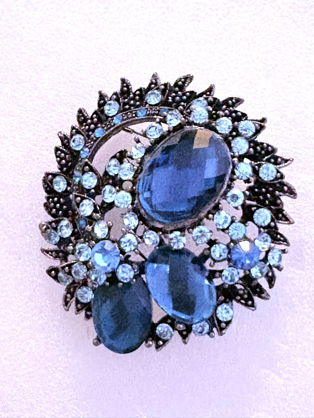 Van age Blue Rhinestone Brooch pendant