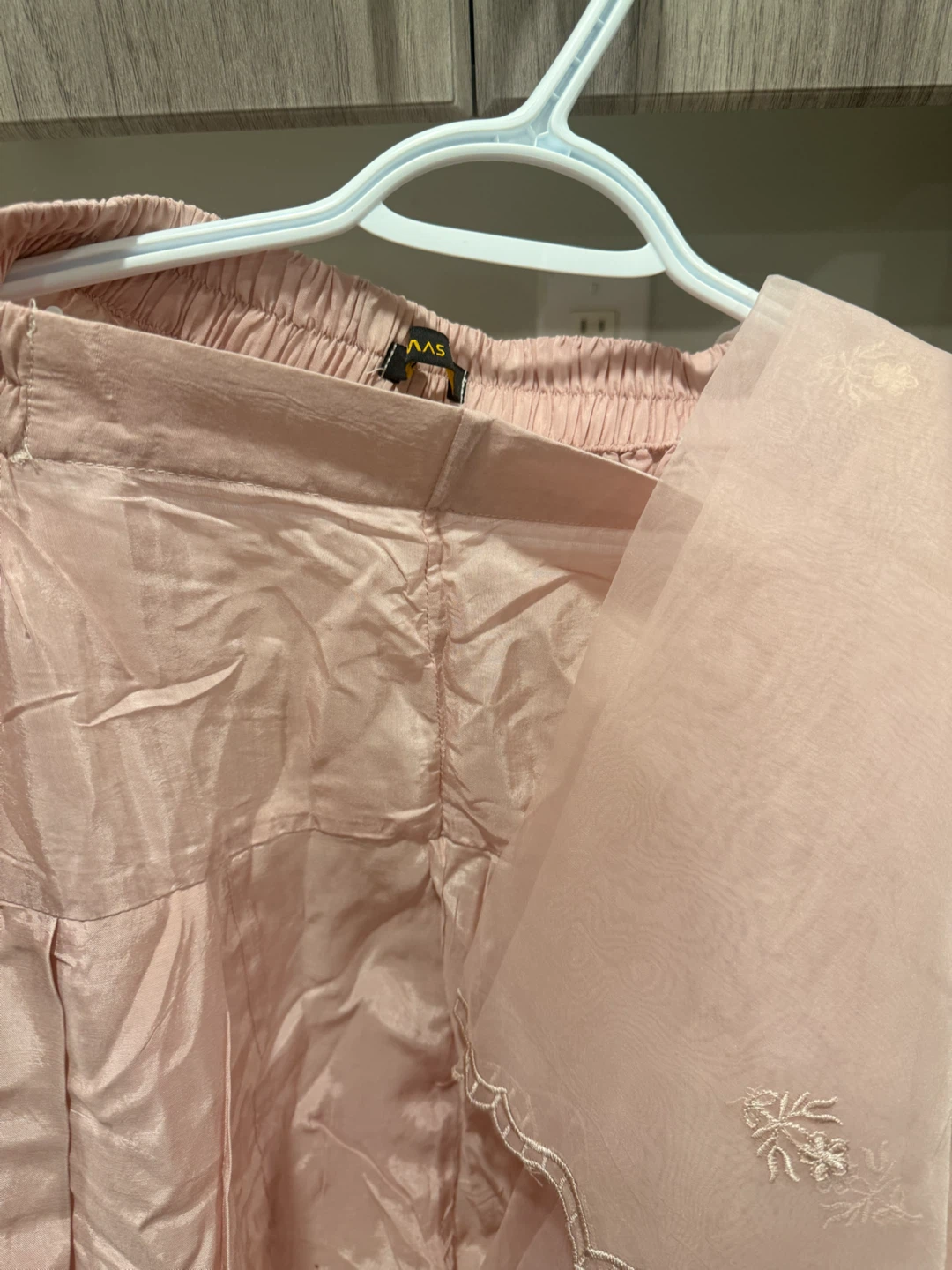 Armas Pink Embroidered Kurta Set - photo 4