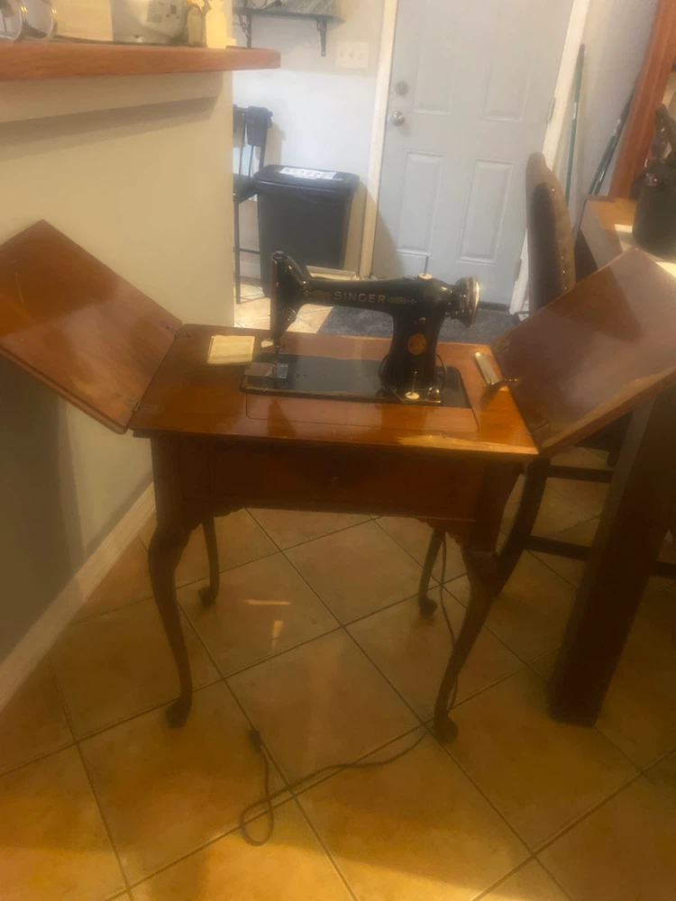 Vintage Singer Electric Sewing Machine 101-4 - photo 2