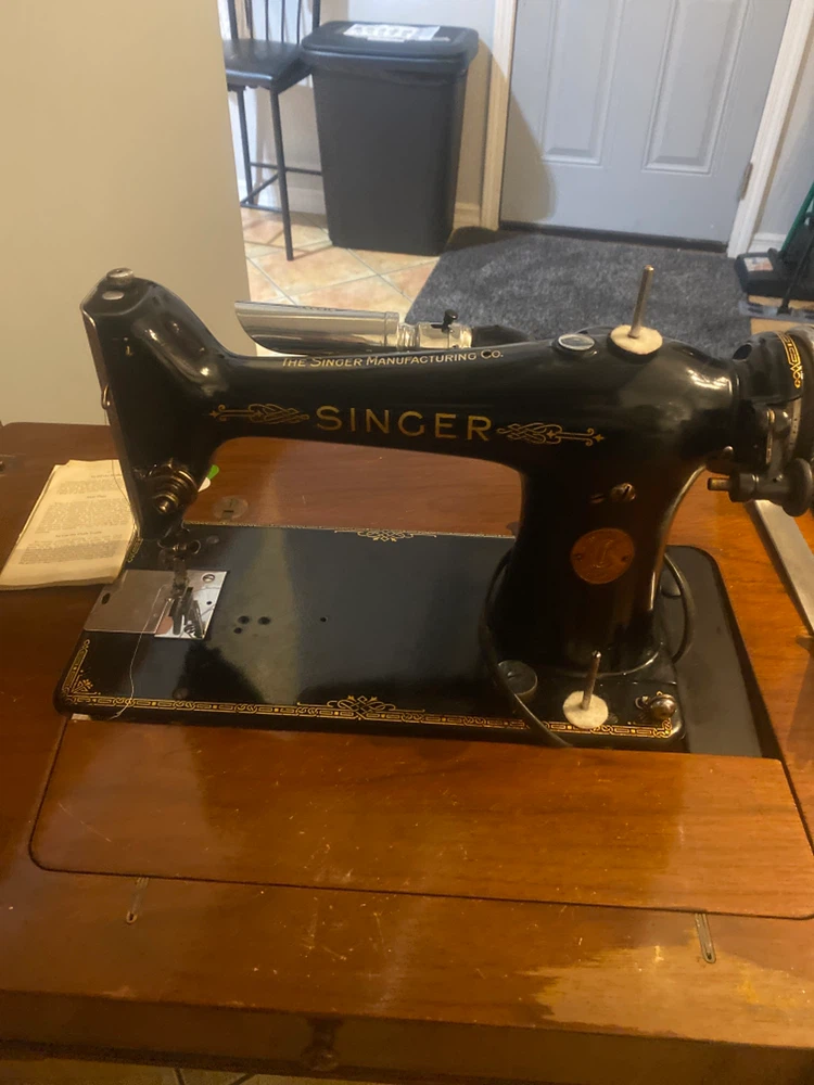 Vintage Singer Electric Sewing Machine 101-4 - photo 3