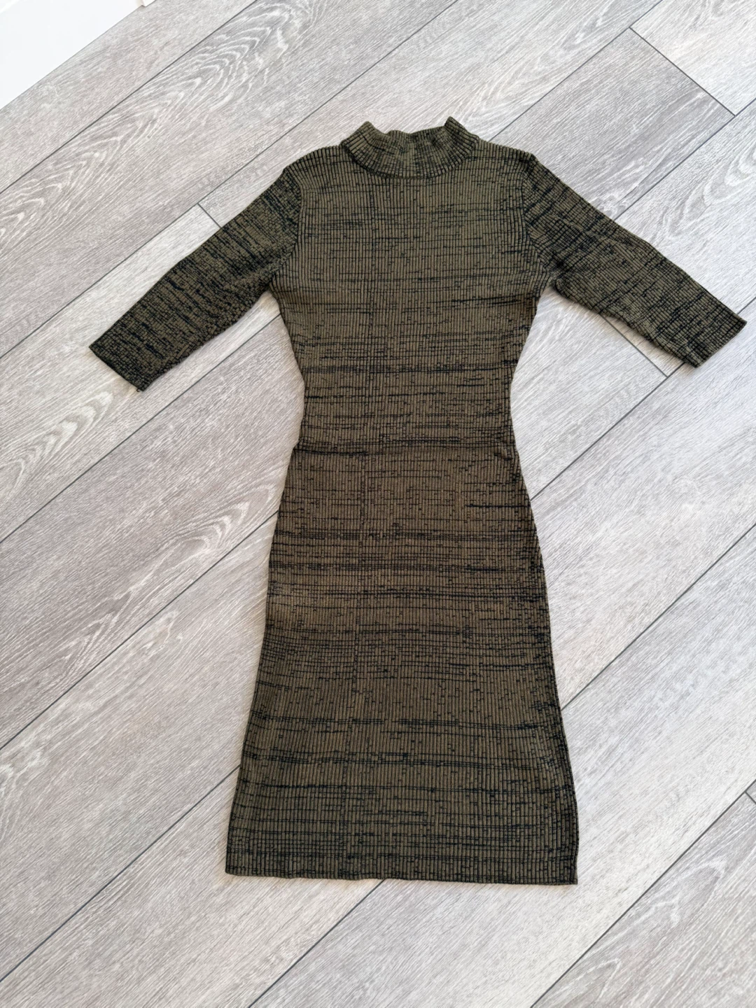 LU NYC BODYCON HIGH NECK KHAKI / BLACK RIBBED DRESS - photo 4