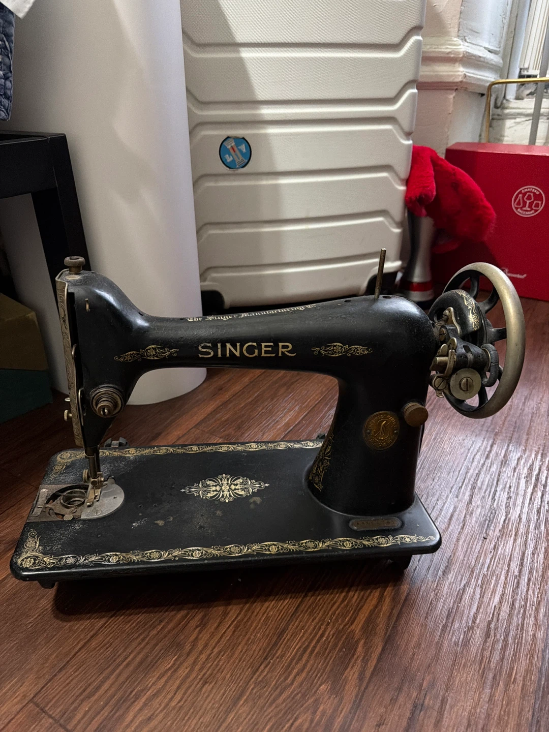 Singer sewing machine display