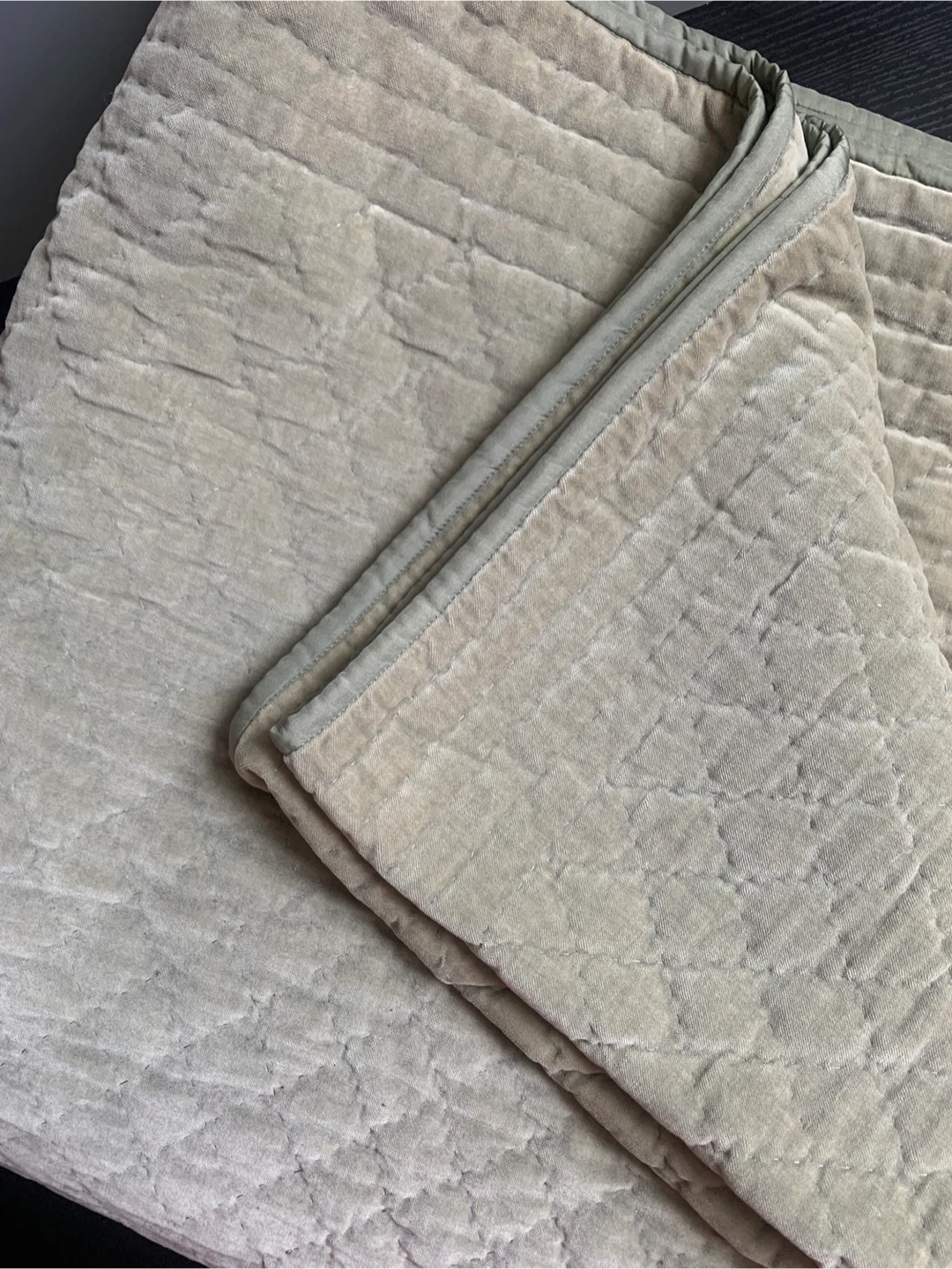 Pottery Barn Quilted Blanket - photo 2