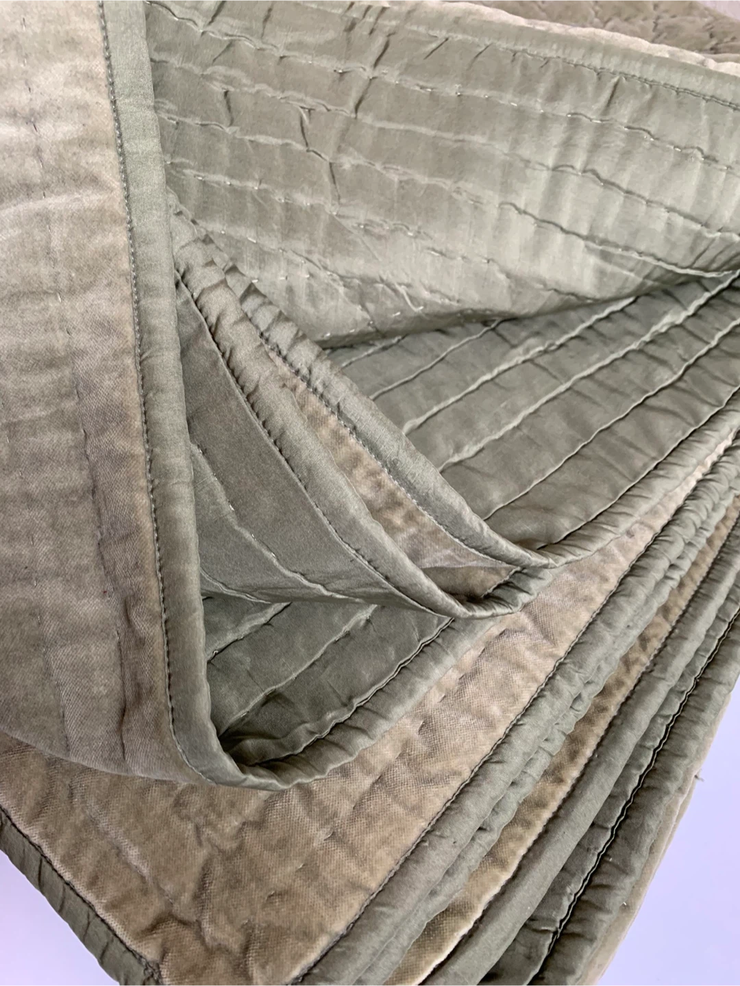Pottery Barn Quilted Blanket - photo 5