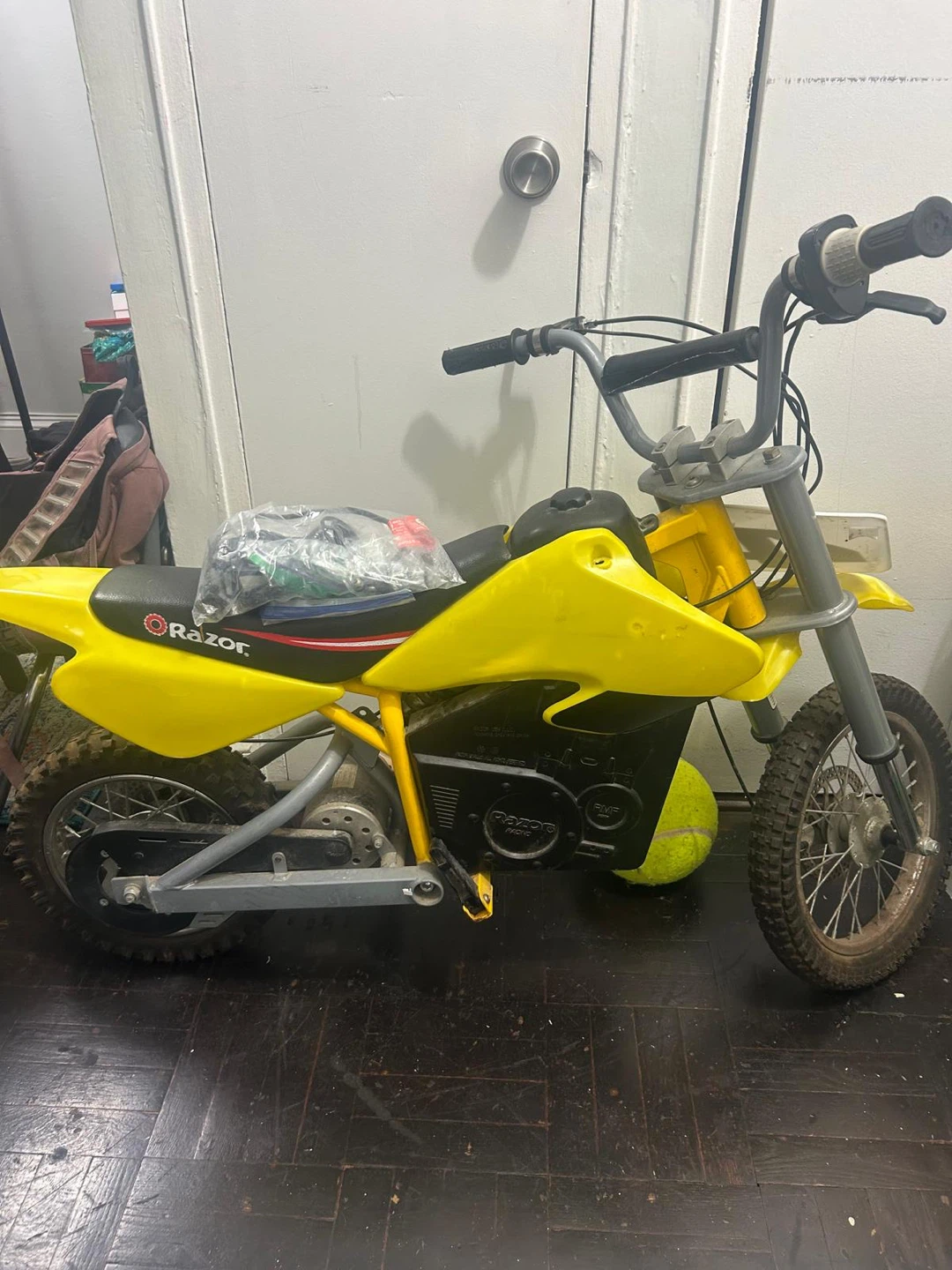 Razor Dirt Rocket Electric Motocross Bike - photo 3