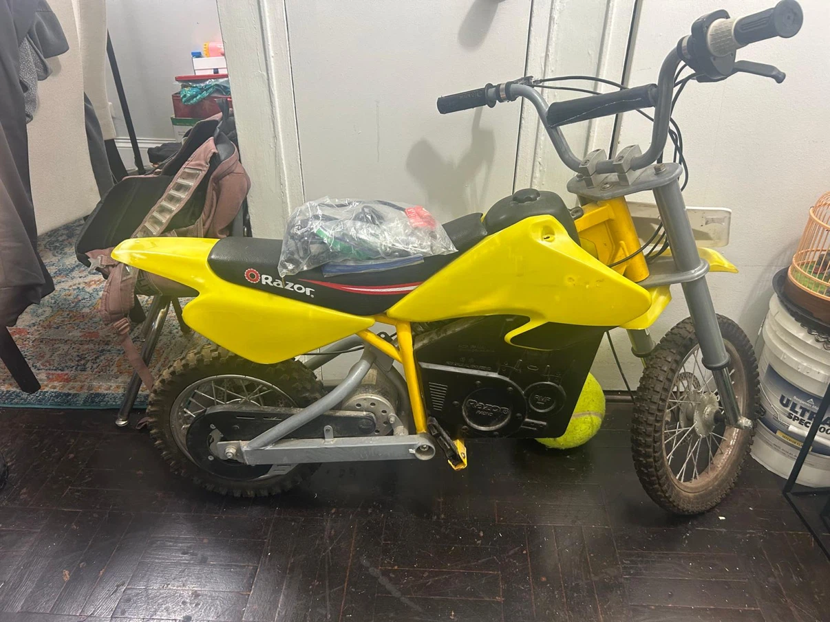 Razor Dirt Rocket Electric Motocross Bike - photo 4