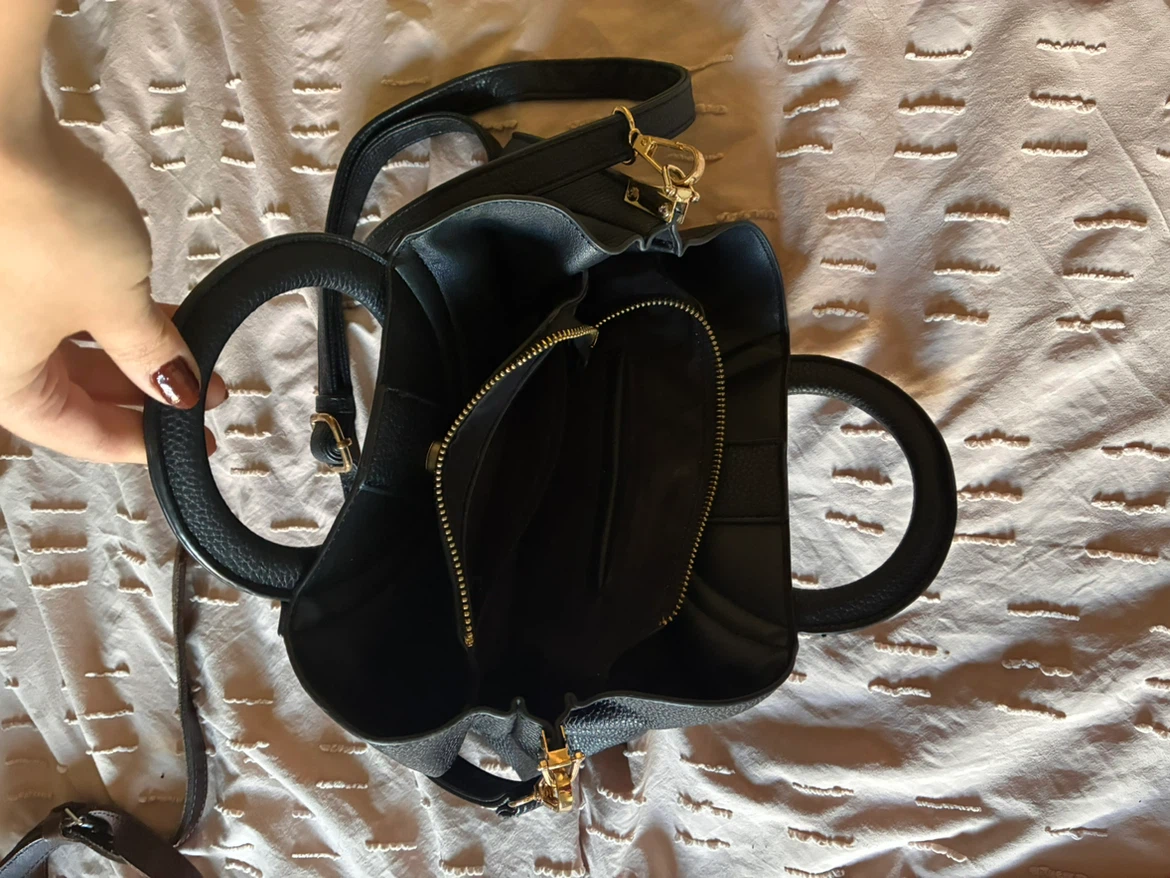 Black structured handbag with crossbody strap - photo 2