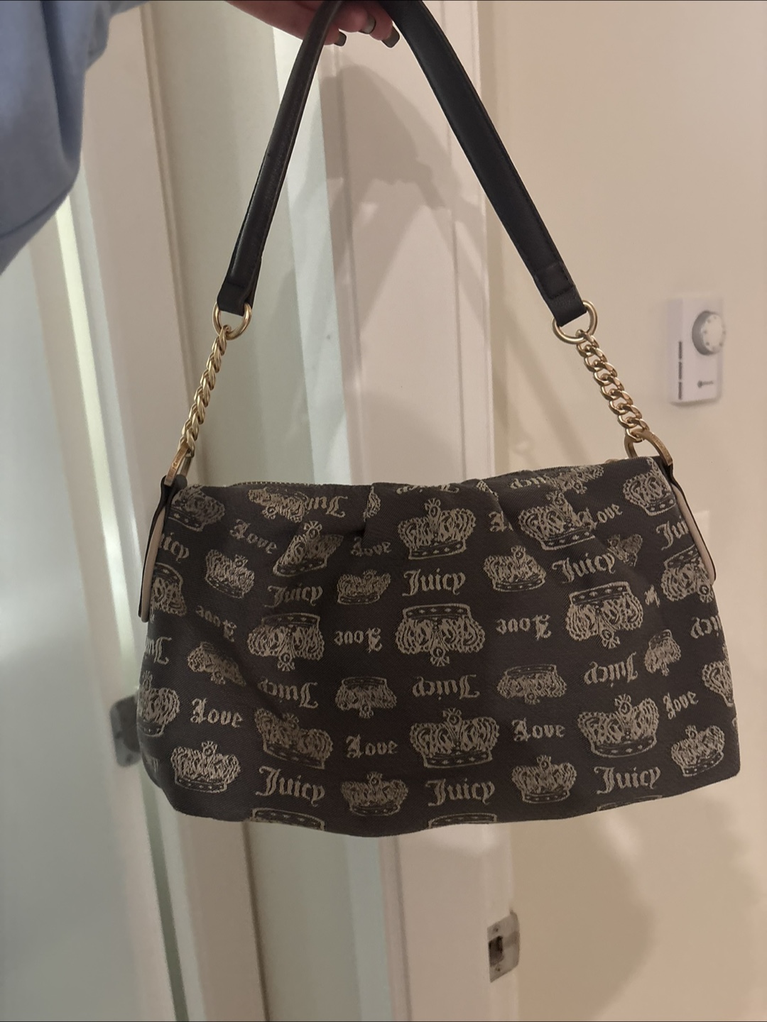 Juicy Couture handbag with bow charm - photo 2