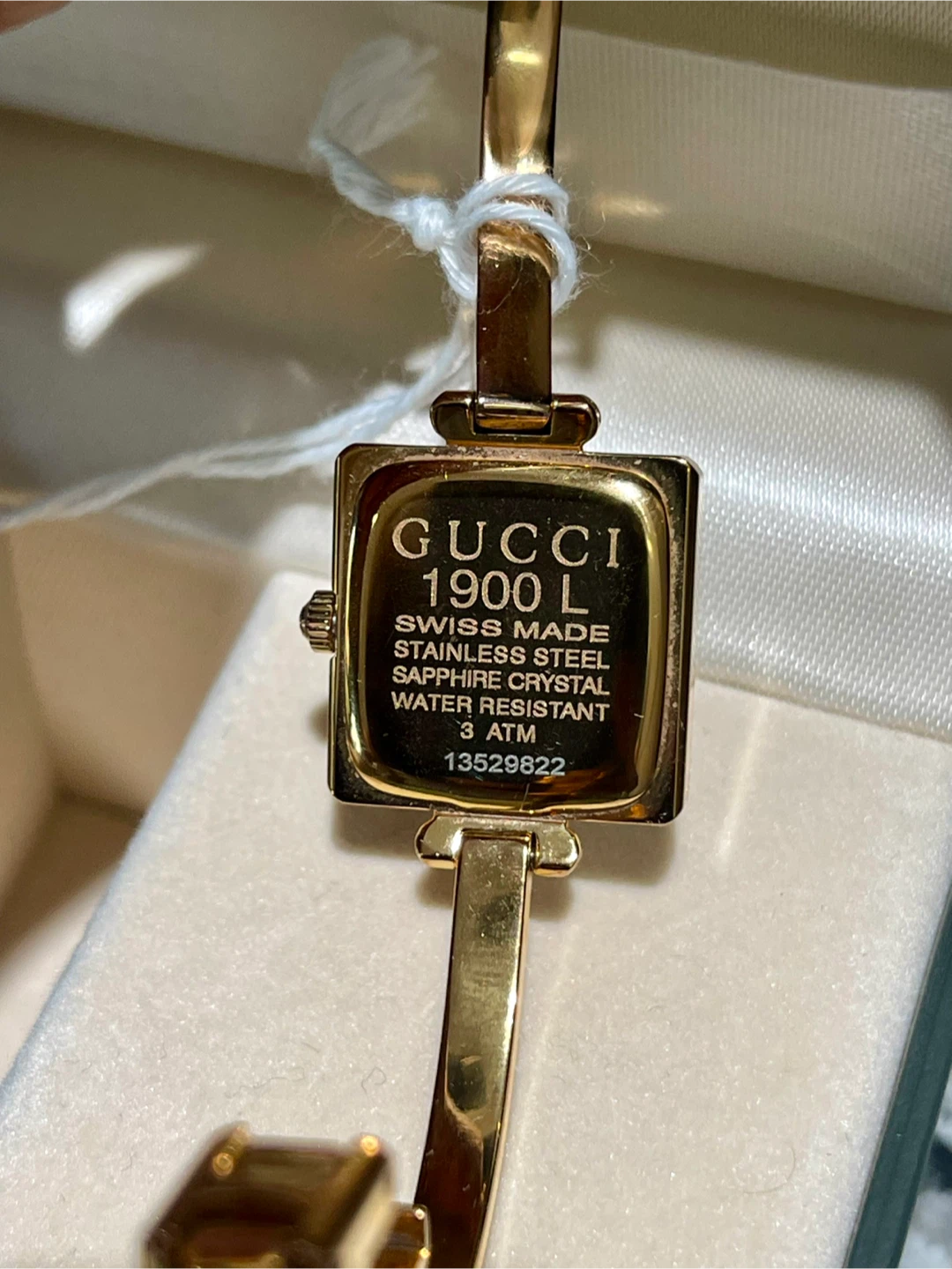 Gucci 1900 L Swiss Made Bangle Watch - Gold Tone - photo 2