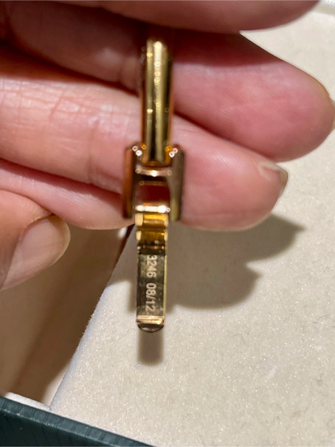 Gucci 1900 L Swiss Made Bangle Watch - Gold Tone - photo 3