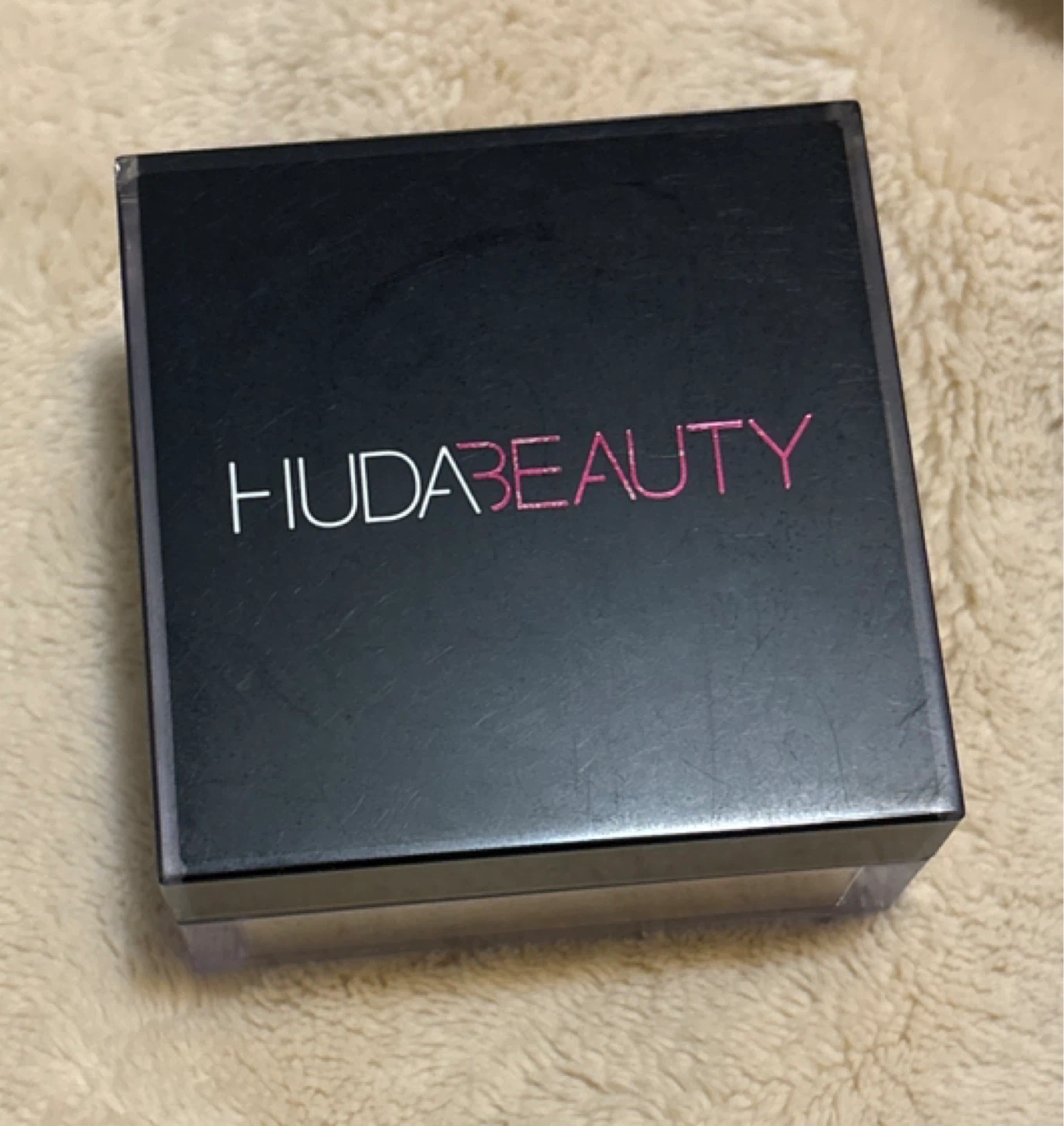 Huda Beauty Pound Cake Powder