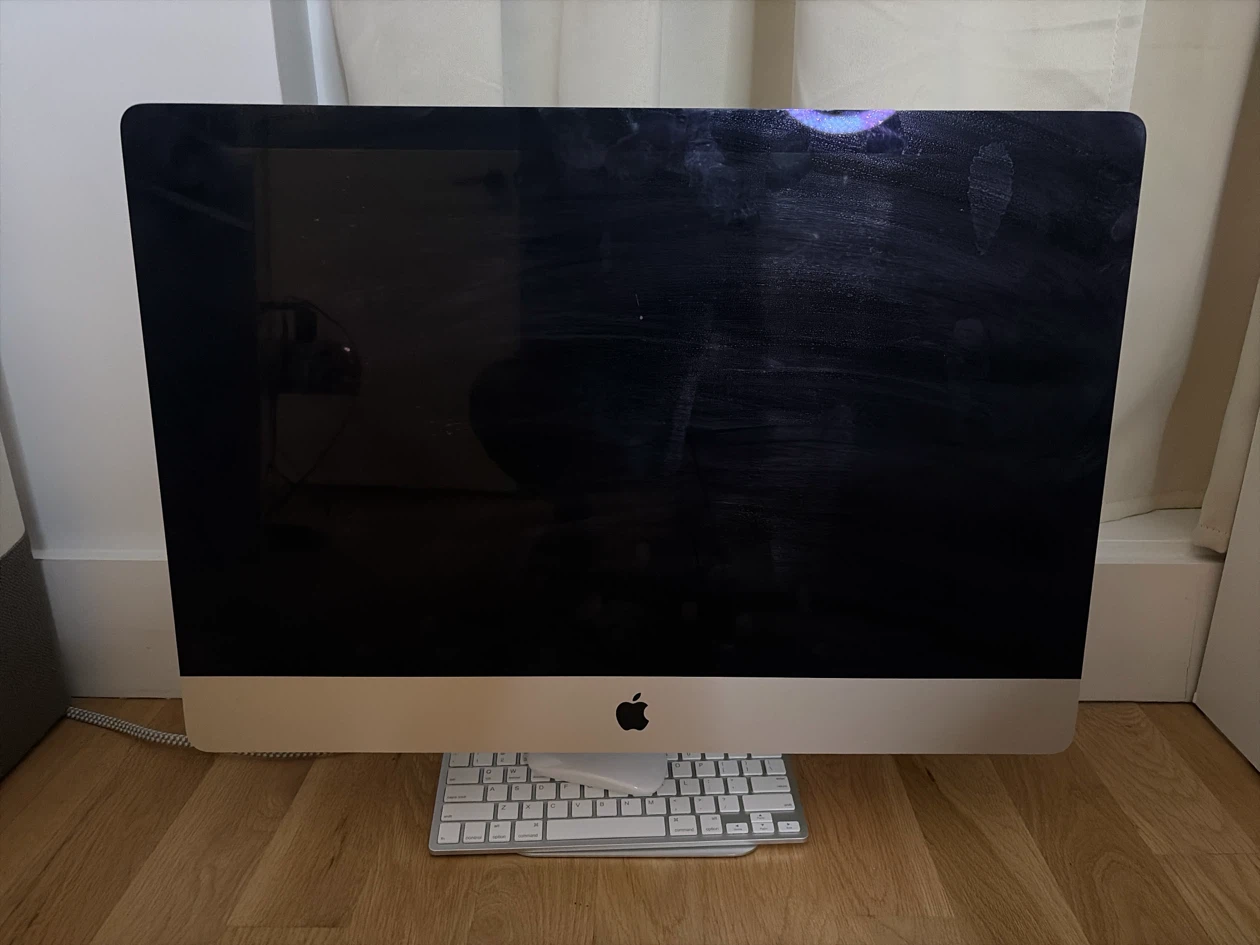 Apple iMac Desktop Computer