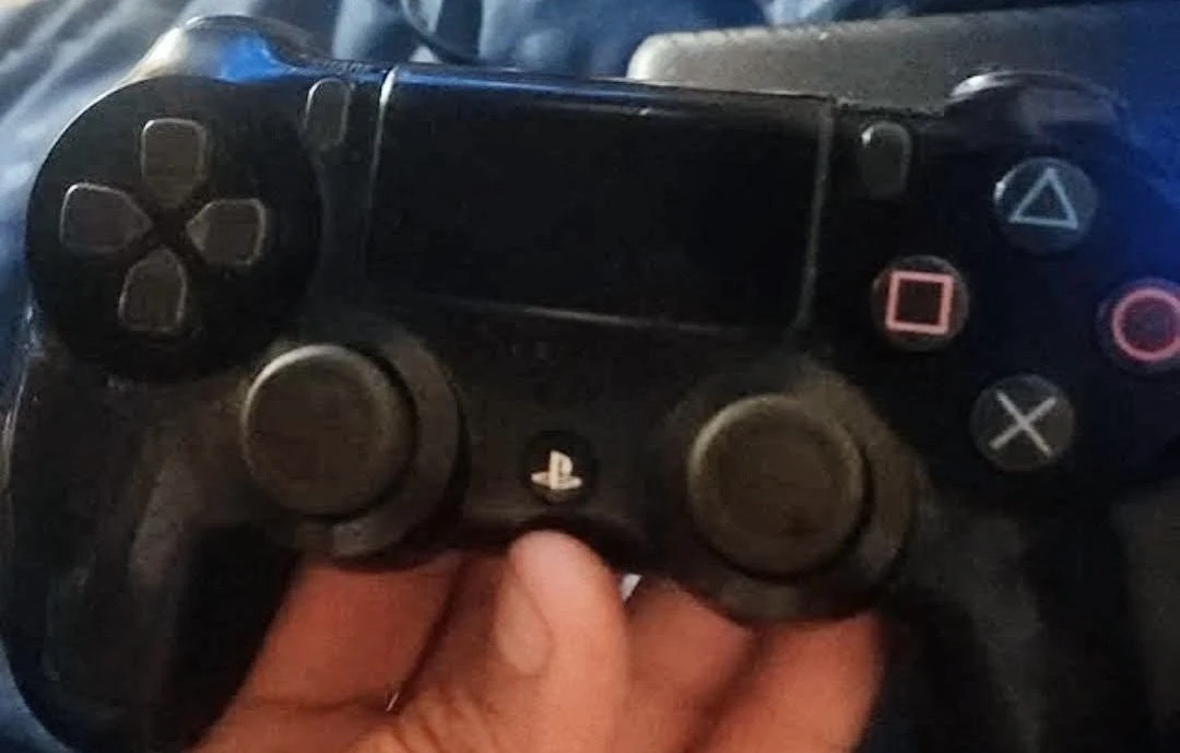 Sony PlayStation 4 DualShock 4 Wireless Controller - photo 2
