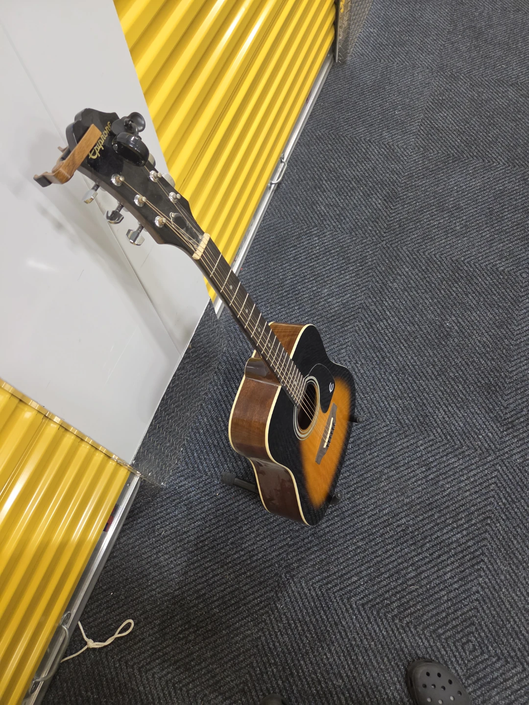 Guitar - photo 2
