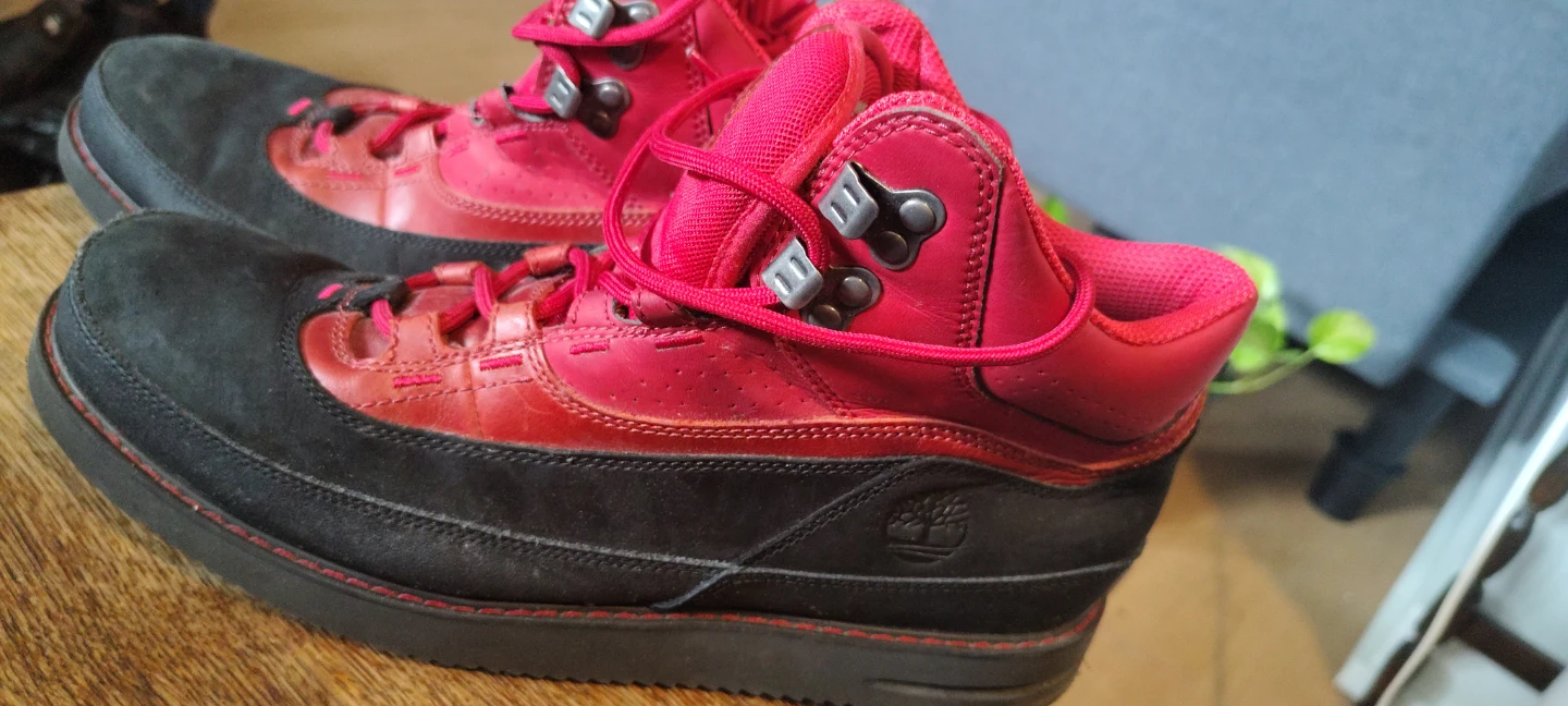 Timberland Red and Black Boots - photo 3