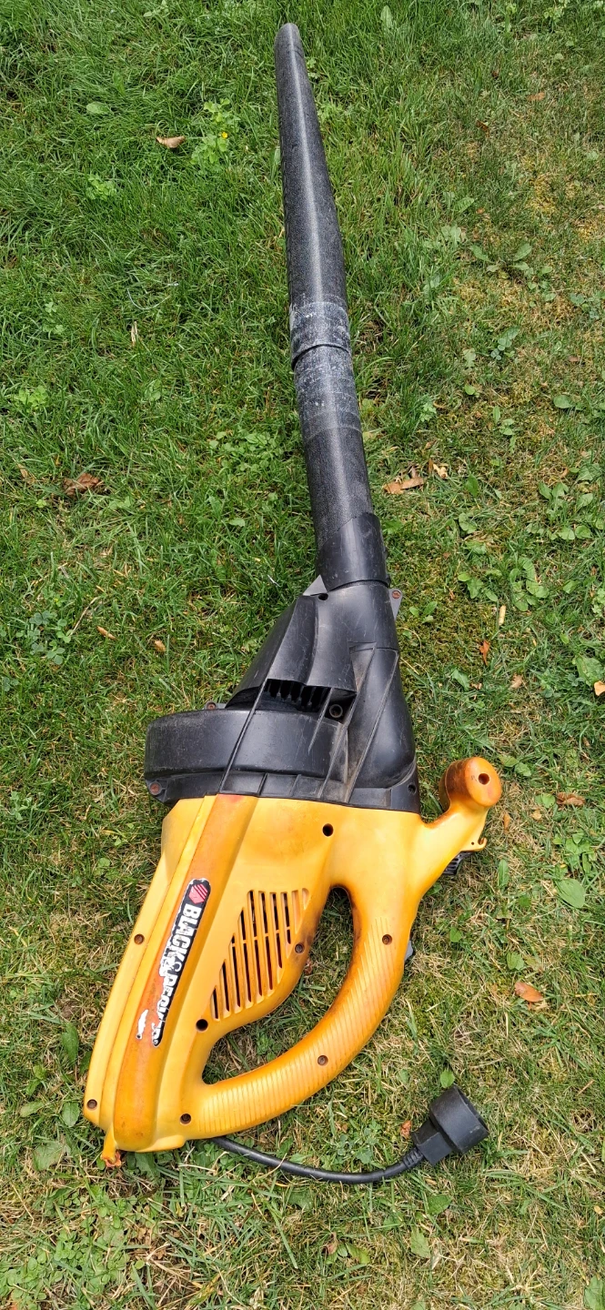 BLACK+DECKER Electric Leaf Blower - photo 3
