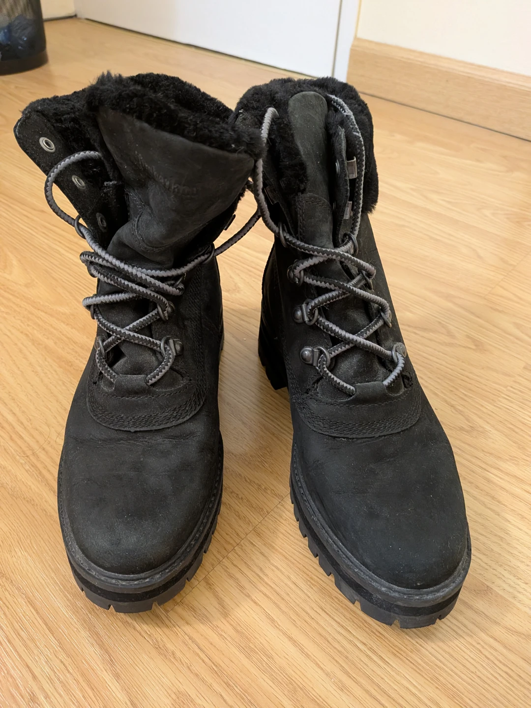 Timberland Women's Black Fur Trimmed Boots - photo 3