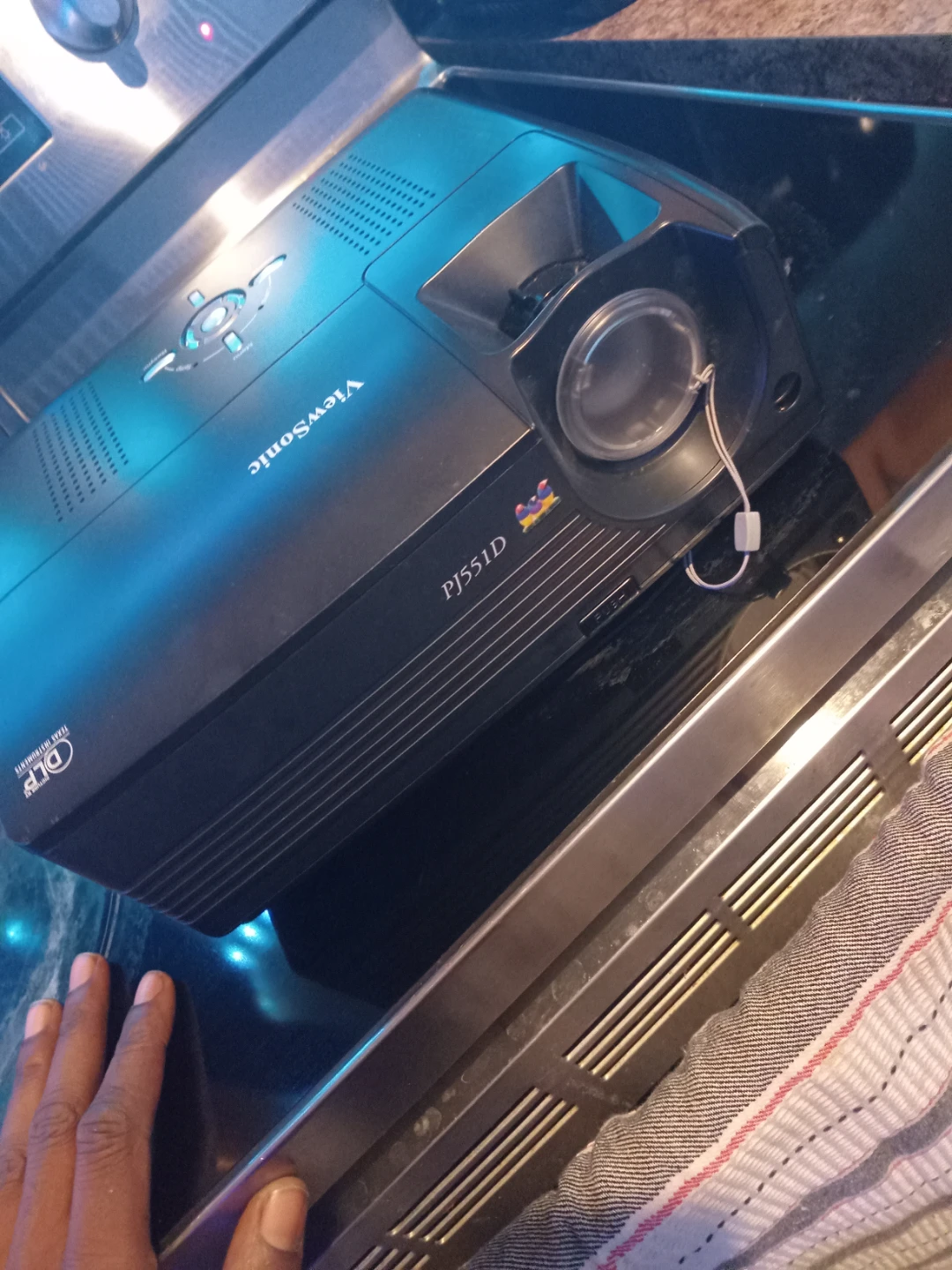 Viewsonic pj551d projector
