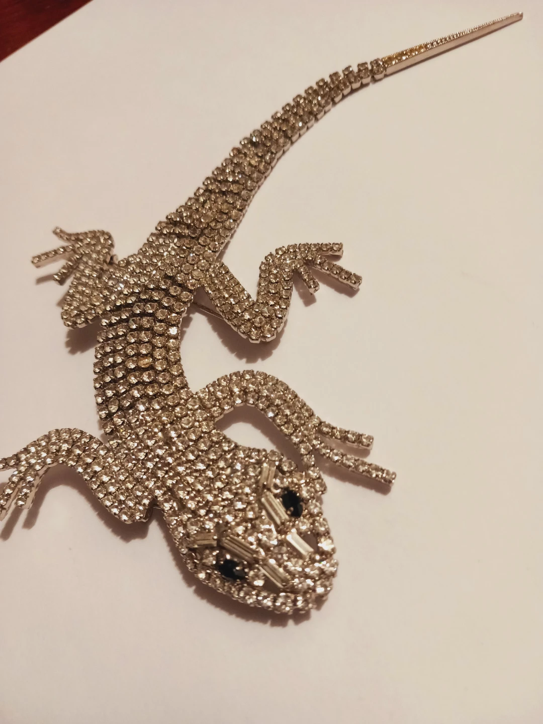 BUTLER & WILSON  Designer Signed Sparkly Crystal Lizard Brooch - photo 3