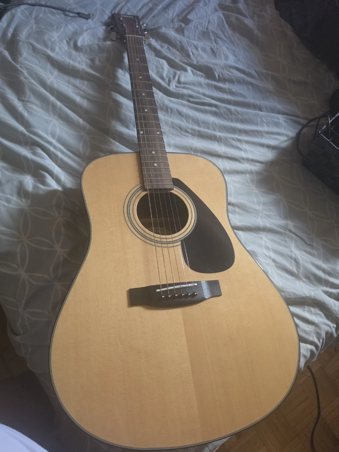 Yamaha acoustic guitar F325D + Bag