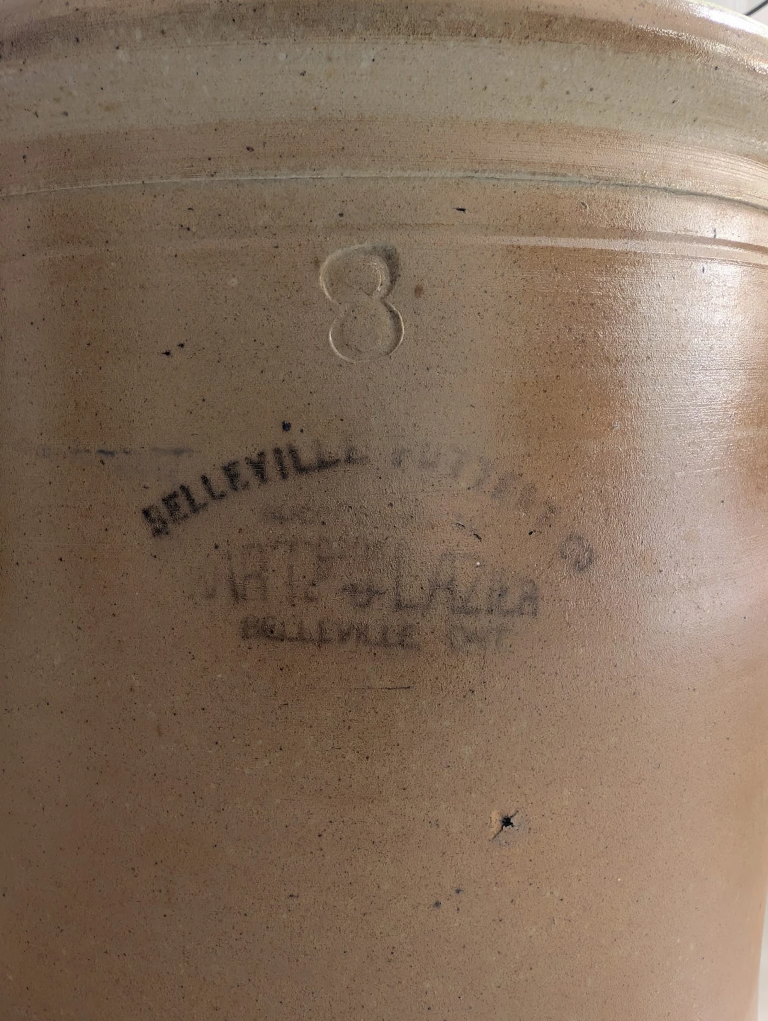 Vintage Belleville Pottery Co. Crock 8 gallon - photo 5