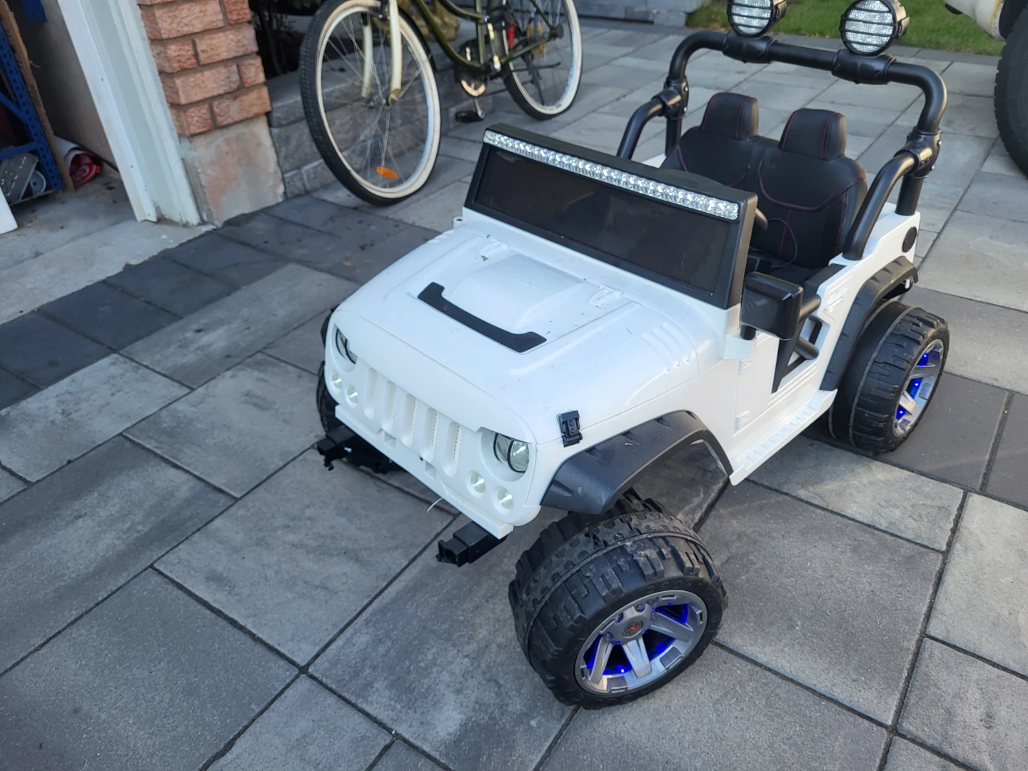 White Electric Ride-On Jeep for Kids - photo 4