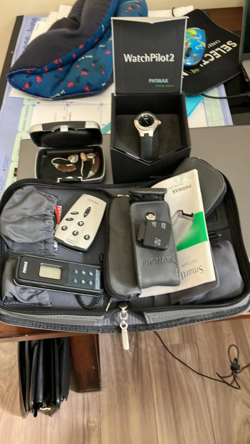 Phonak and Siemens Hearing Aids with Accessories - photo 3