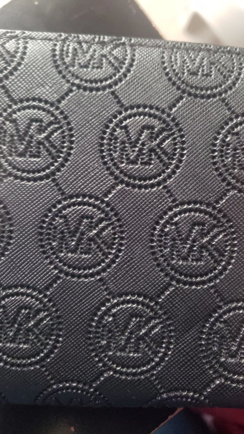 Michael Kors zip-around wallet - photo 3