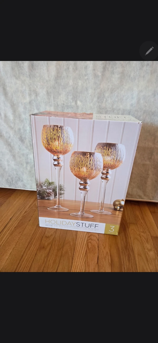 HolidayStuff Glass Stem Candle Holder Set