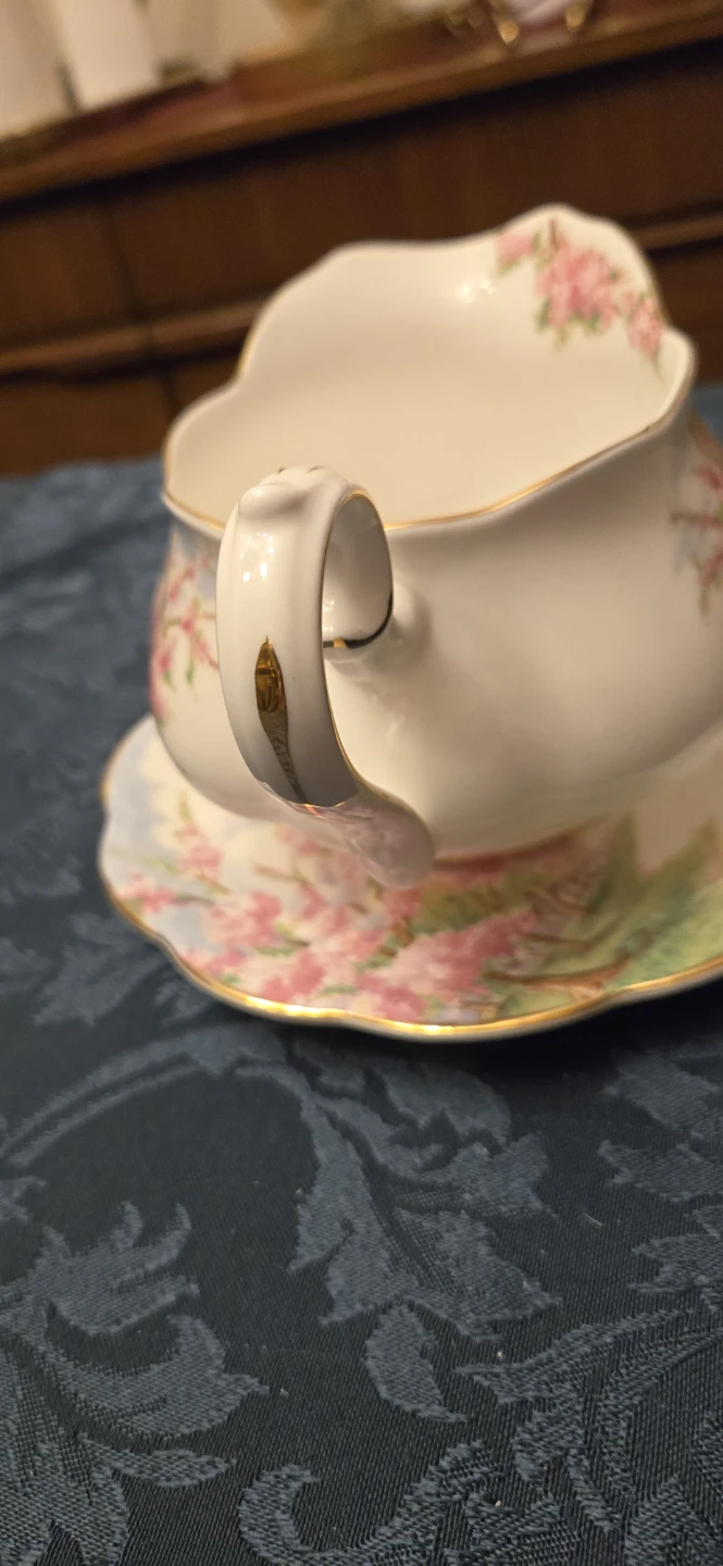 Royal Albert Vintage Porcelain Large Gravy Boat and Saucer Set - photo 5