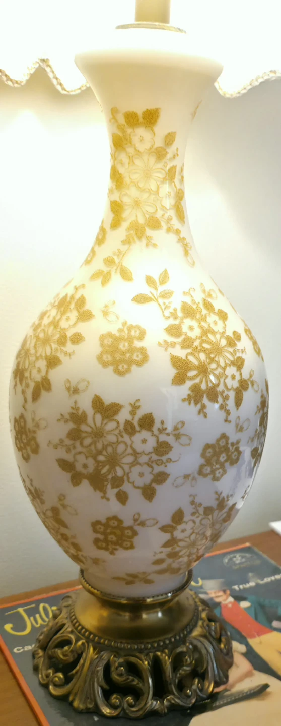 Vintage 2x Hollywood Regency Satin/Glass Lamps/Scalloped Shades - photo 2