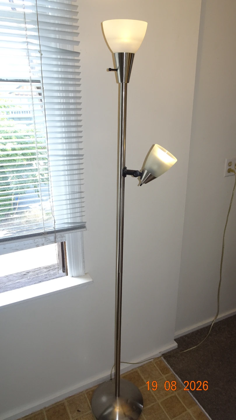 Floor Lamp with Adjustable Reading Light - photo 2