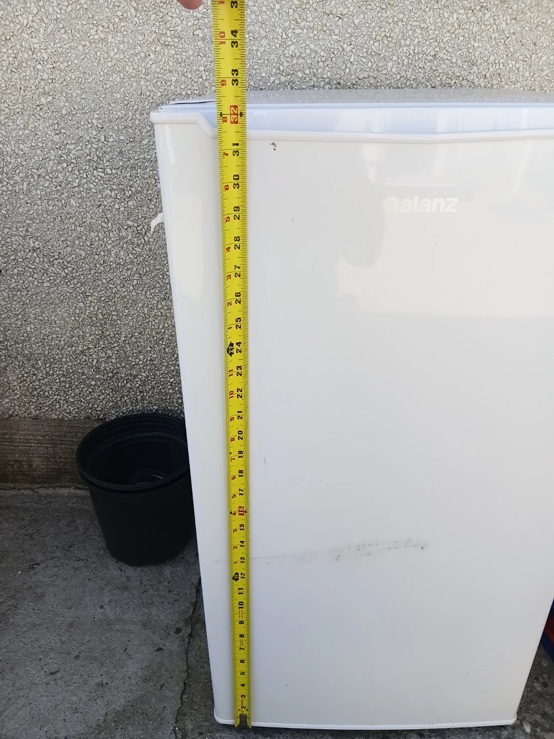 Galanz Mini Fridge selling as is - photo 2