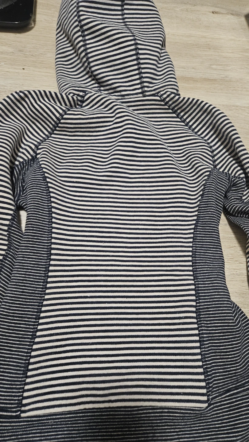 Lululemon Striped Hoodie - photo 3