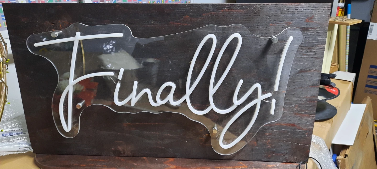 "Finally" Led Sign with remote - photo 4