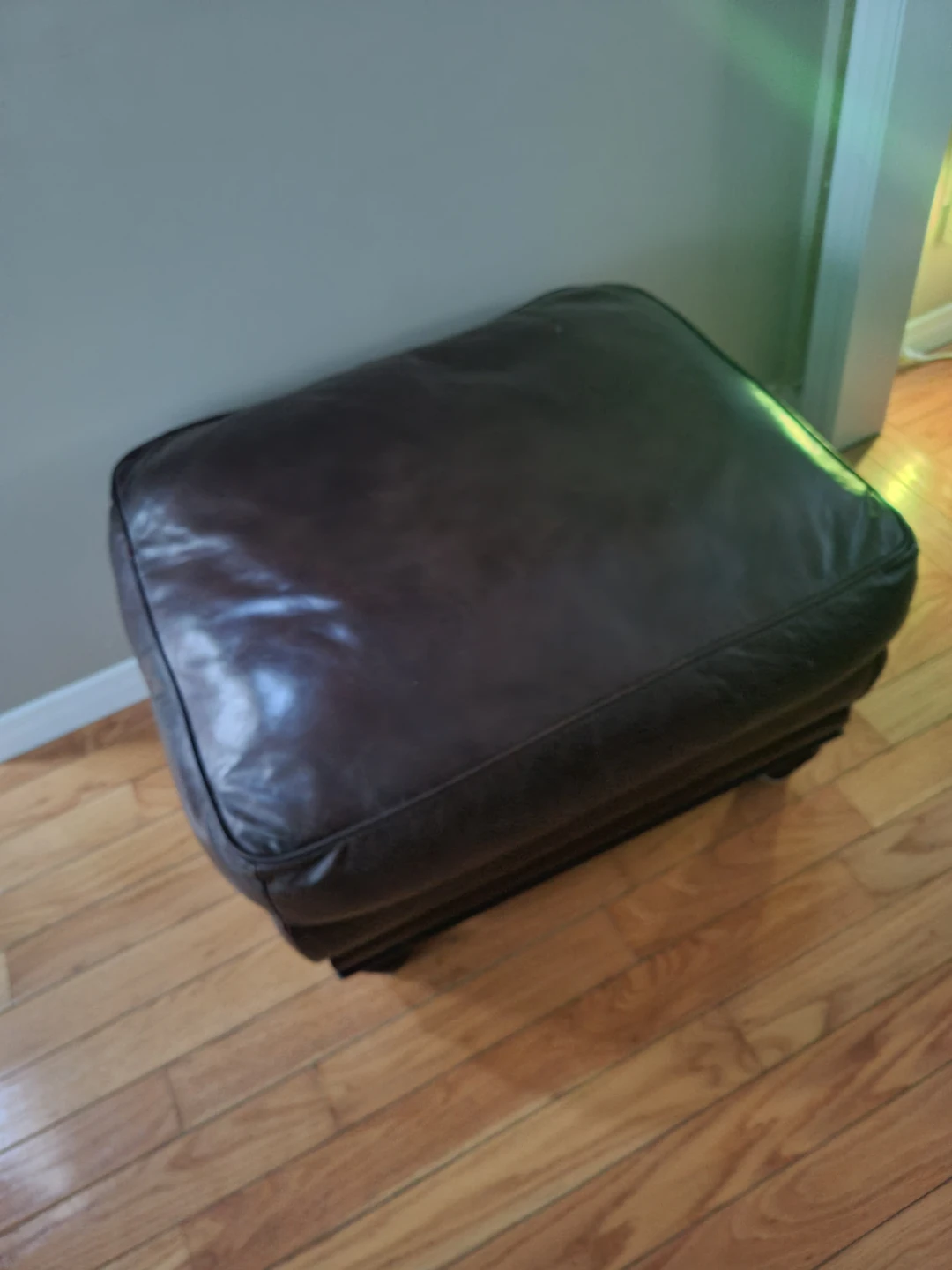 Genuine Brown Leather Loveseat + otoman - photo 5