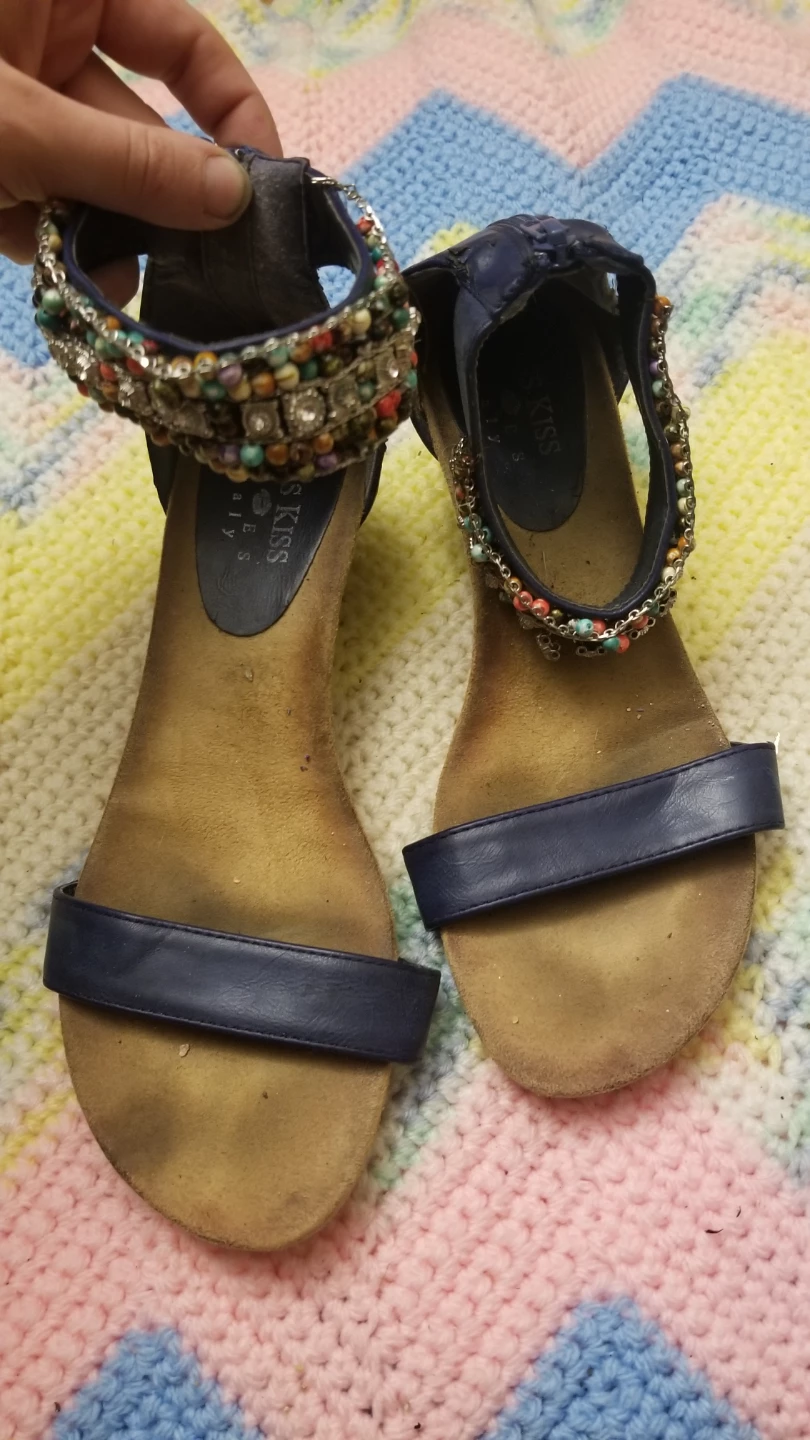 Vintage Kiss Kiss Beaded Strap Sandals - photo 2