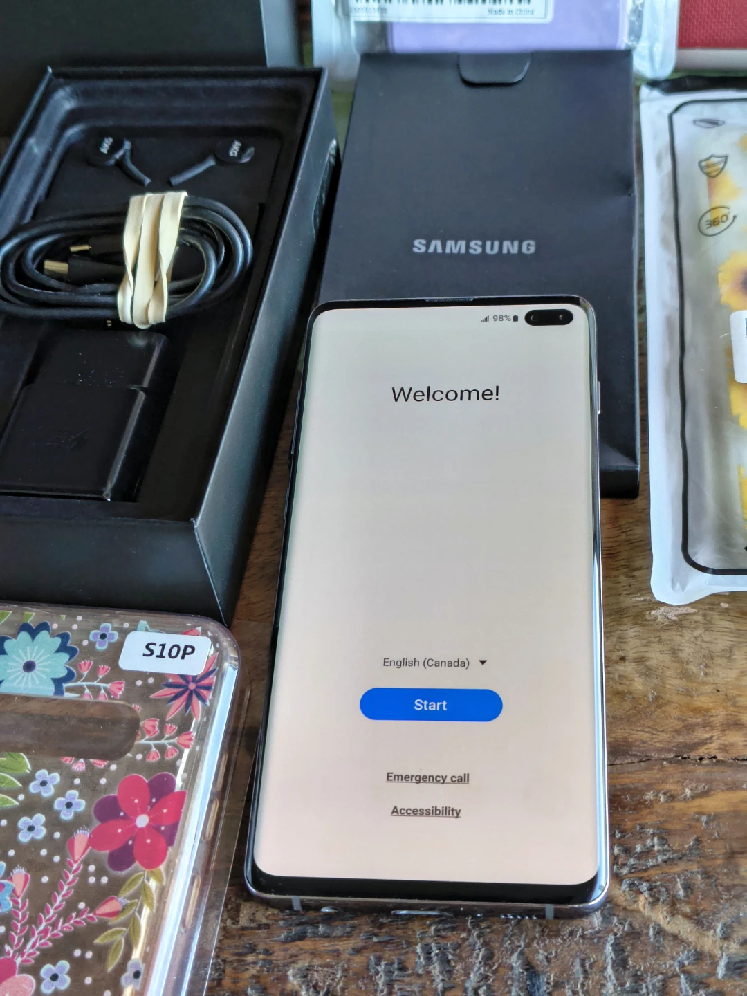 Unlocked Samsung Galaxy S10+ with Accessories (Cases X7) ~128gb - photo 3