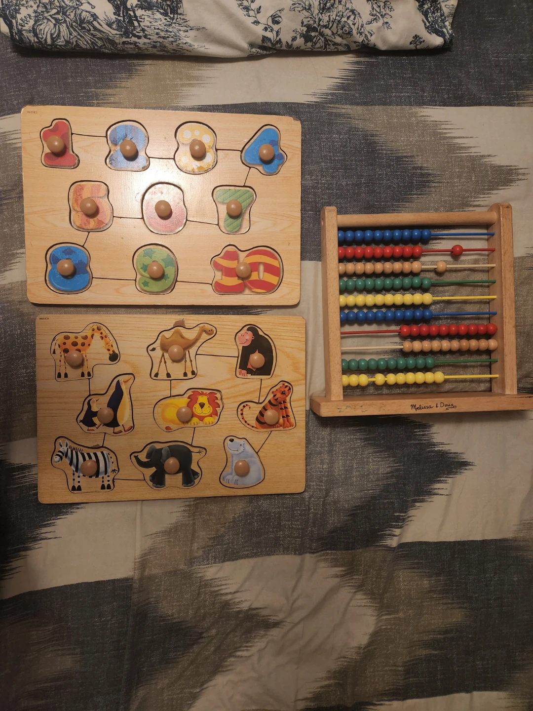 Melissa & Doug  Abacus and wooden puzzles