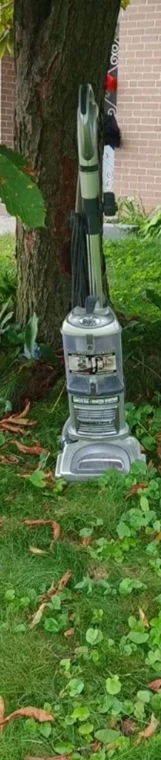 Shark Navigator Lift-Away Vacuum